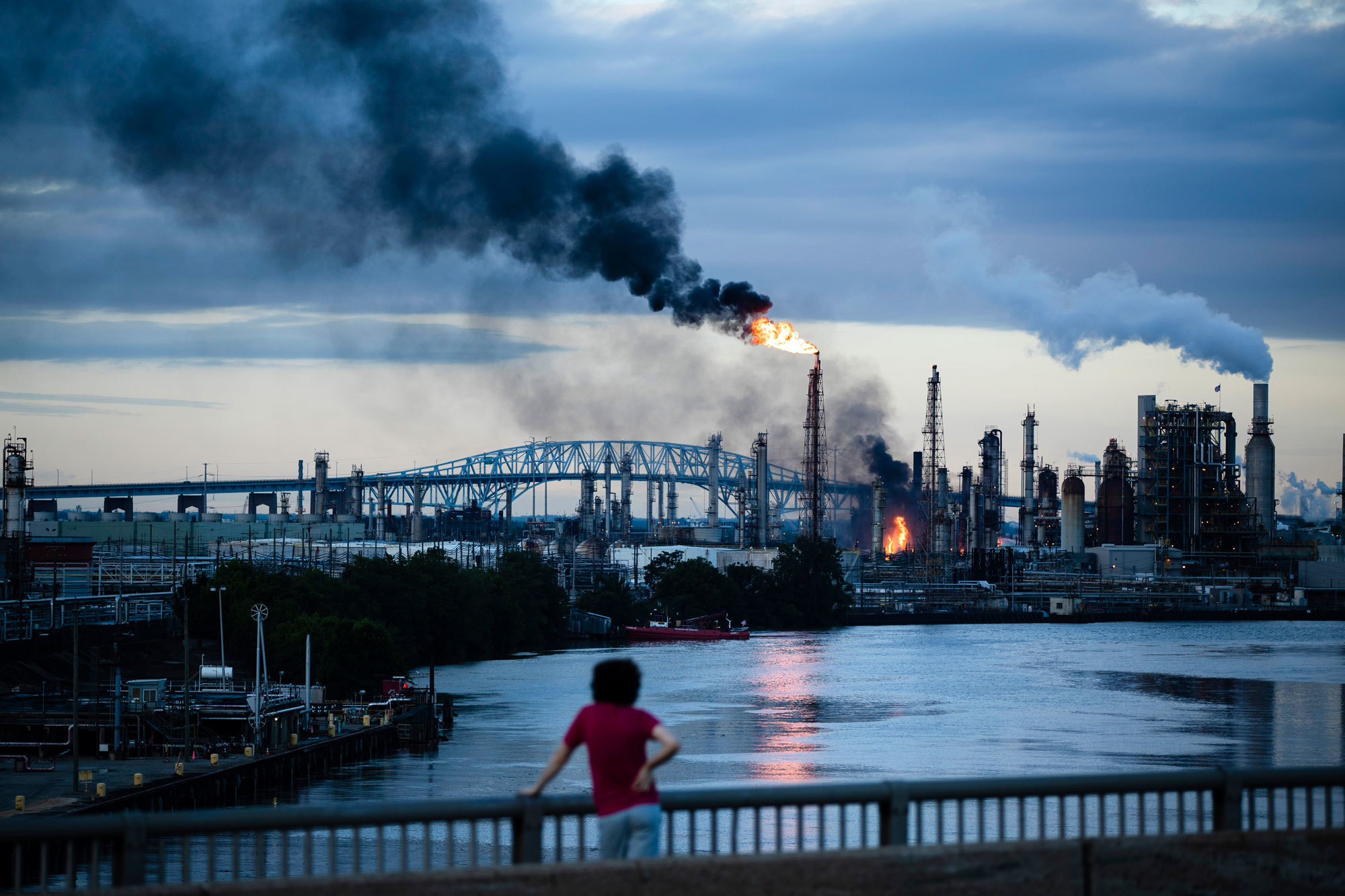 In a Refinery’s Ashes, Hope for an Finish to Many years of Air pollution