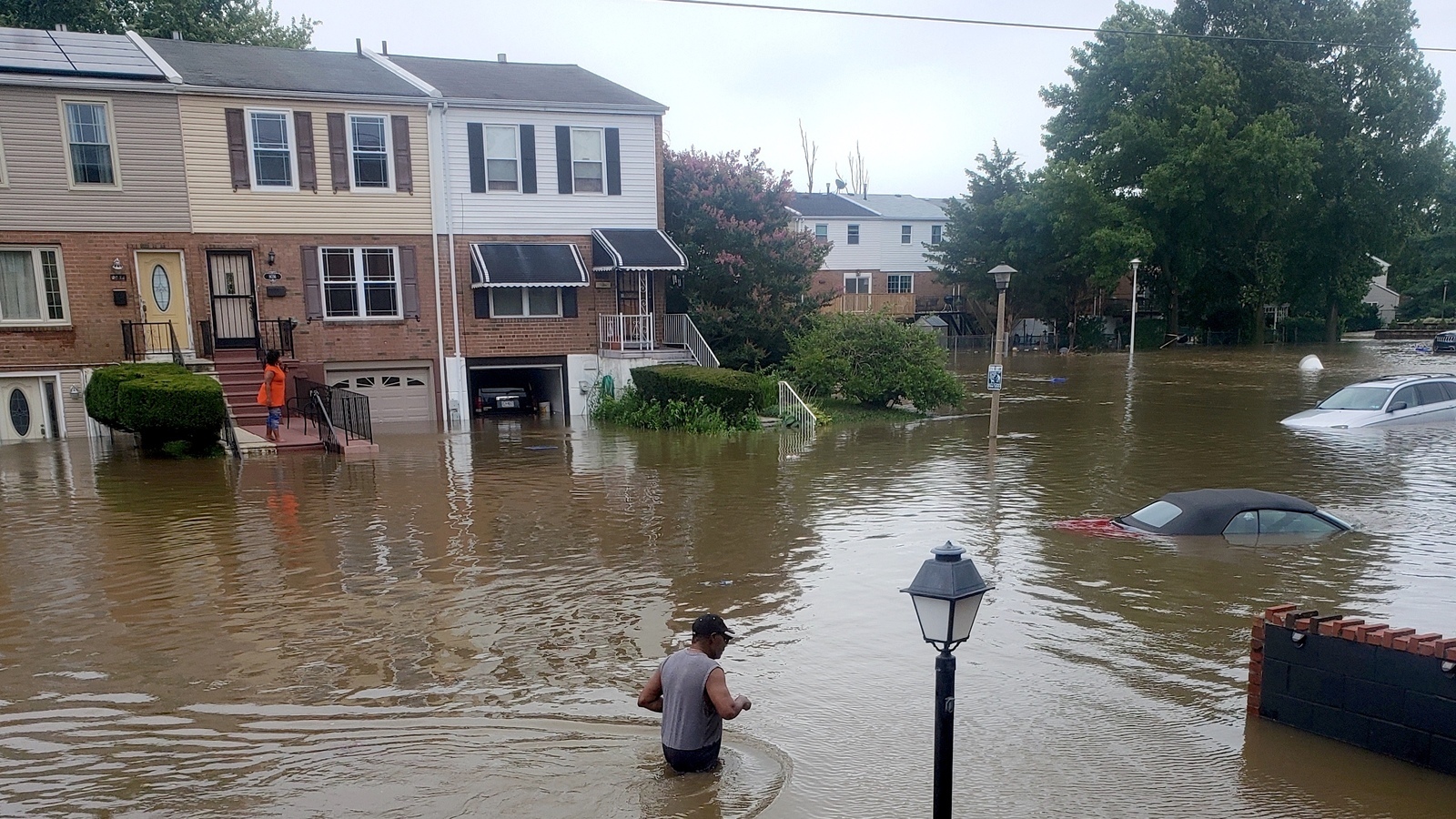 As Waters Rise, a Neighborhood Should Resolve: Do We Keep or Go?